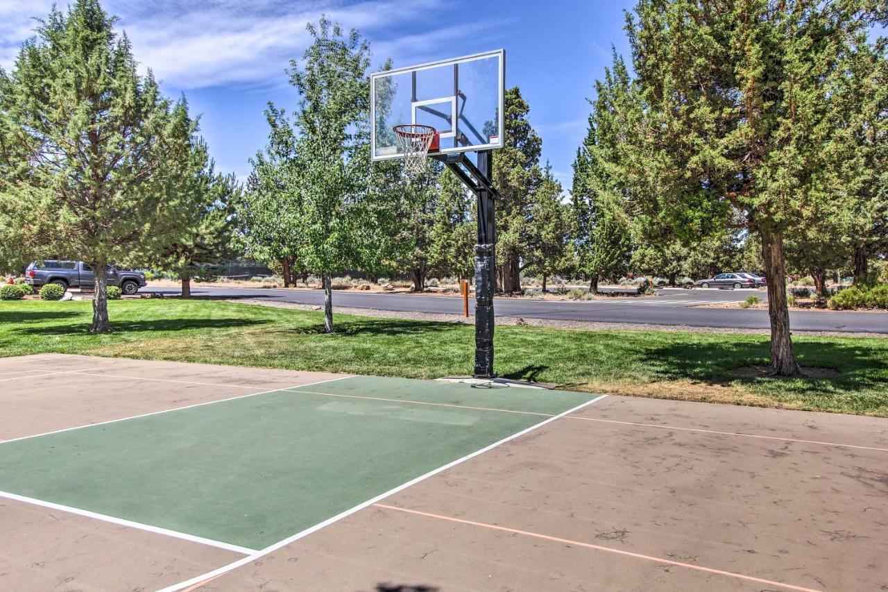 Pet-Friendly Redmond Townhome - Golf Course Access Exteriér fotografie