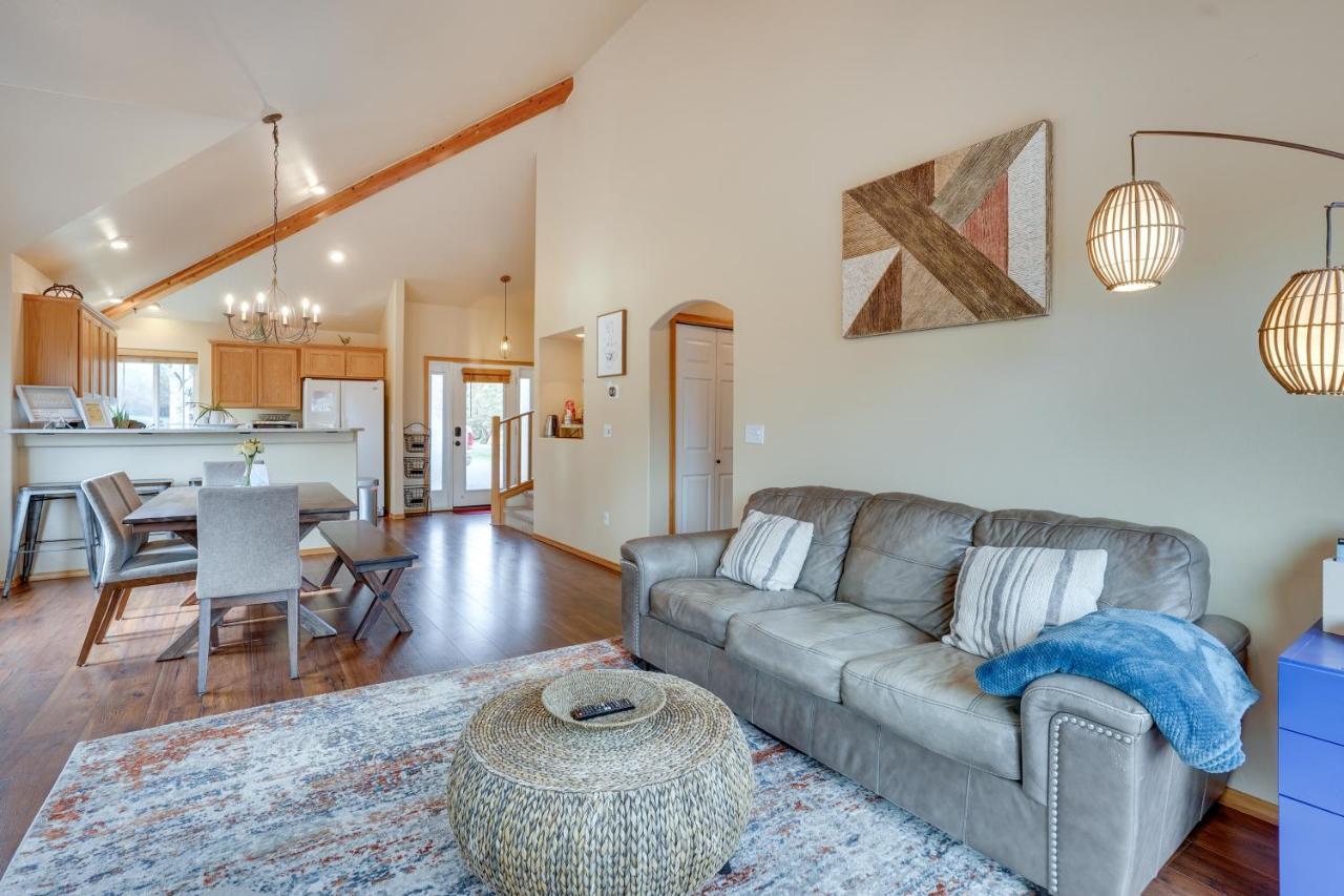 Pet-Friendly Redmond Townhome - Golf Course Access Exteriér fotografie